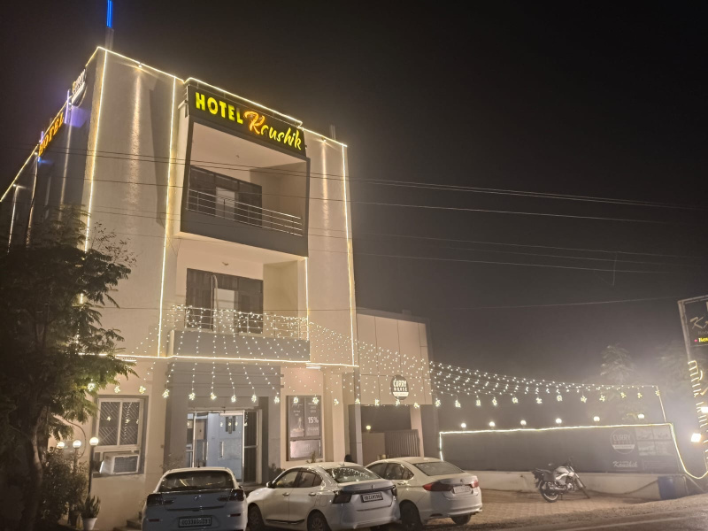  14000 Sq.ft. Hotels for Rent in Amara Khaira Chak, Varanasi