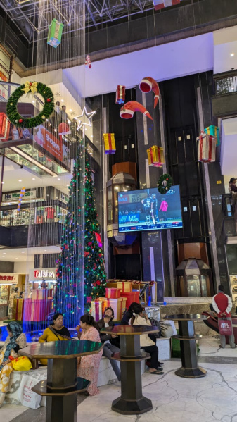  85 Sq.ft. Commercial Shop for Sale in Ho Chi Minh Sarani, Kolkata