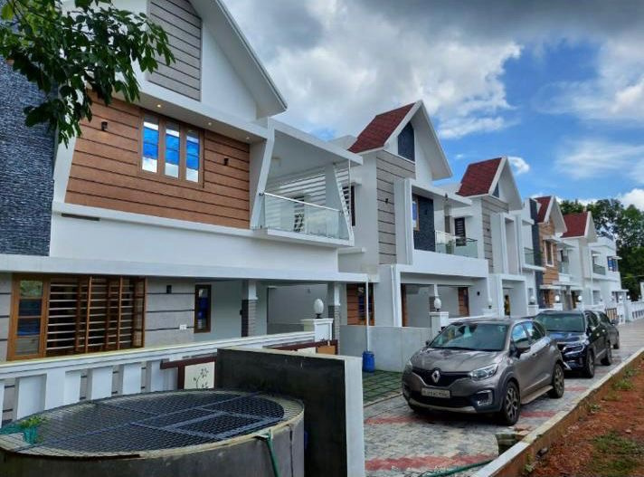 4 BHK 2000 Sq.ft. Villa for Rent in Thevara, Ernakulam