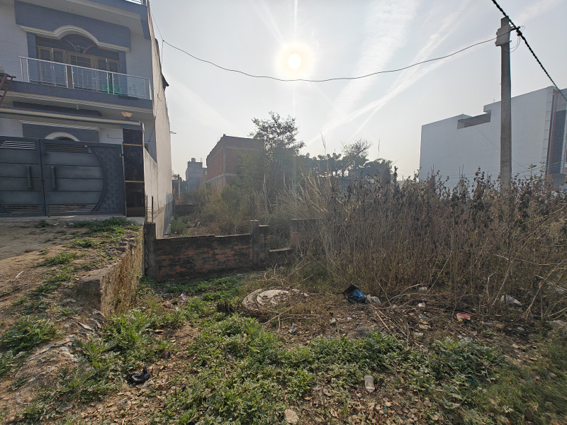  2000 Sq.ft. Commercial Land for Rent in Naka, Faizabad