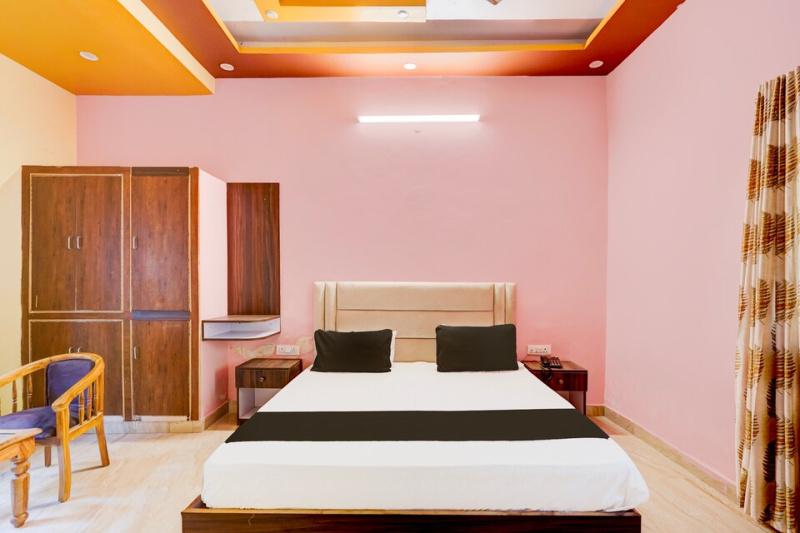  9000 Sq.ft. Guest House for Sale in Sahastradhara