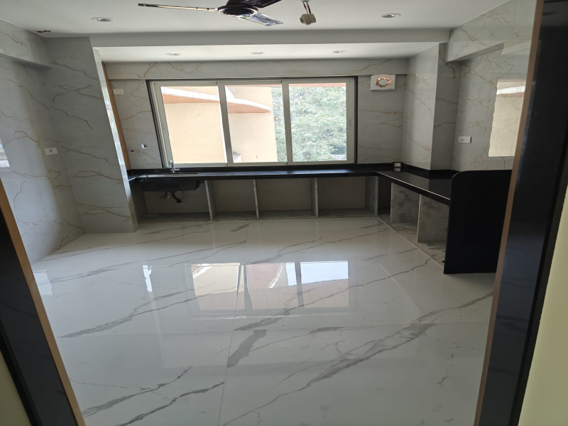 3 BHK 2000 Sq.ft. Apartment for Rent in Hill Road, Bandra West, Mumbai