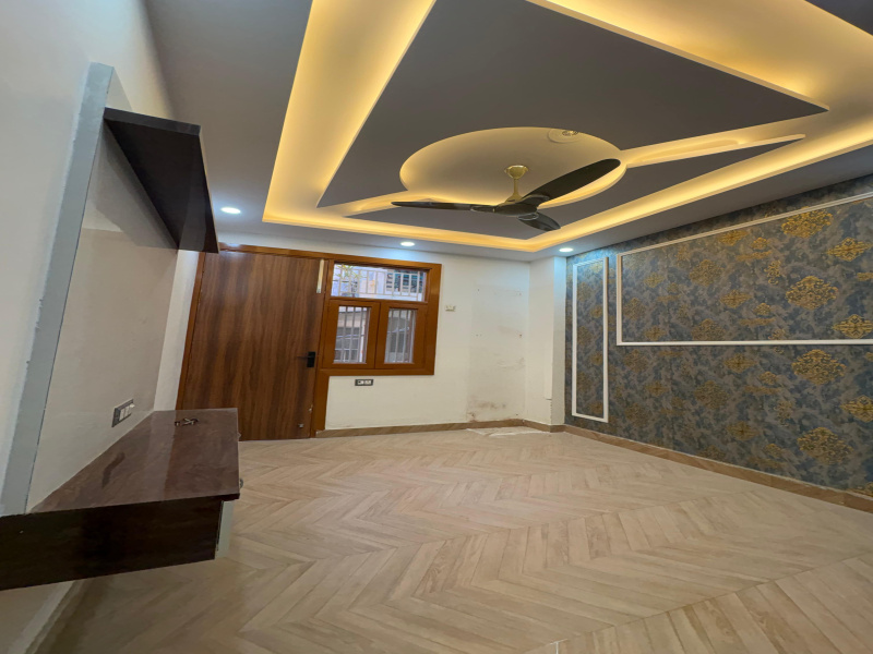 2.5 BHK 100 Sq. Yards Builder Floor for Sale in Mohan Garden, Delhi