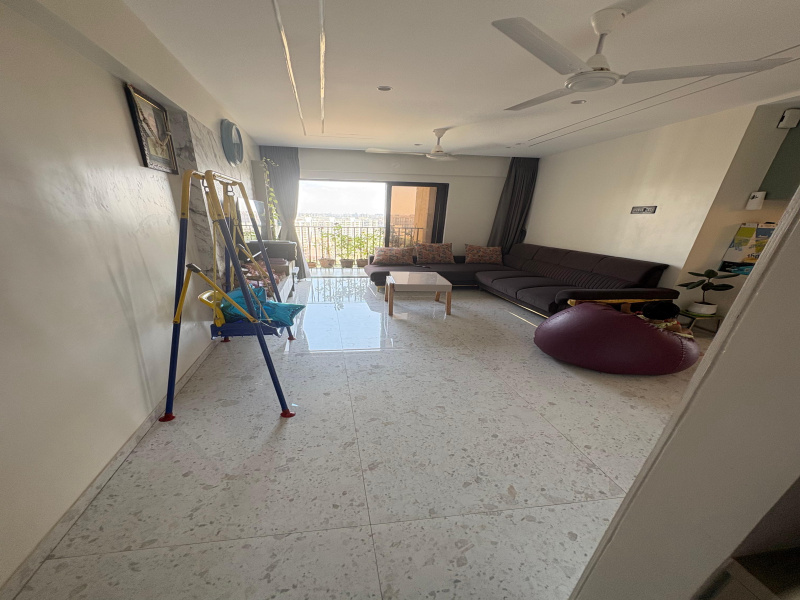 3 BHK 1300 Sq.ft. Apartment for Rent in Chala, Vapi