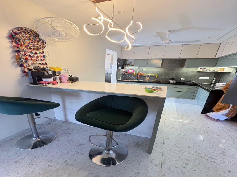 3 BHK 1300 Sq.ft. Apartment for Rent in Chala, Vapi