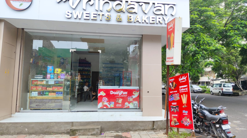  1000 Sq.ft. Commercial Shop for Rent in Godadara, Surat