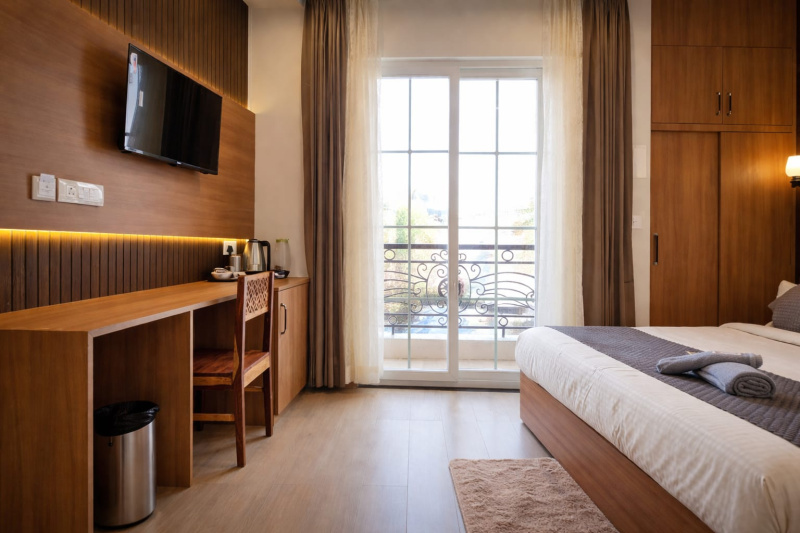  290 Sq.ft. Hotels for Sale in Chaitanya Vihar, Vrindavan