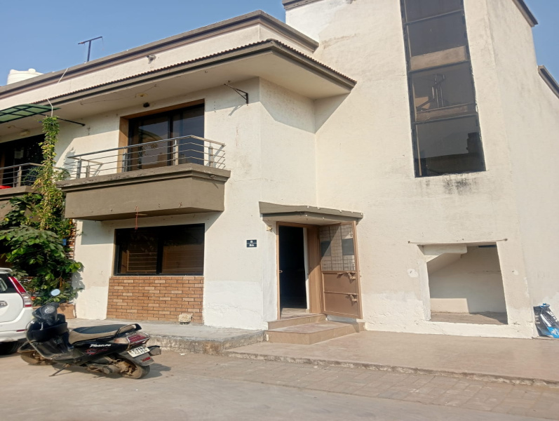 3 BHK 2200 Sq.ft. Villa for Sale in Tavra, Bharuch