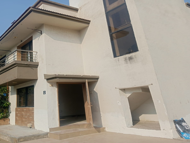 3 BHK 2200 Sq.ft. Villa for Sale in Tavra, Bharuch