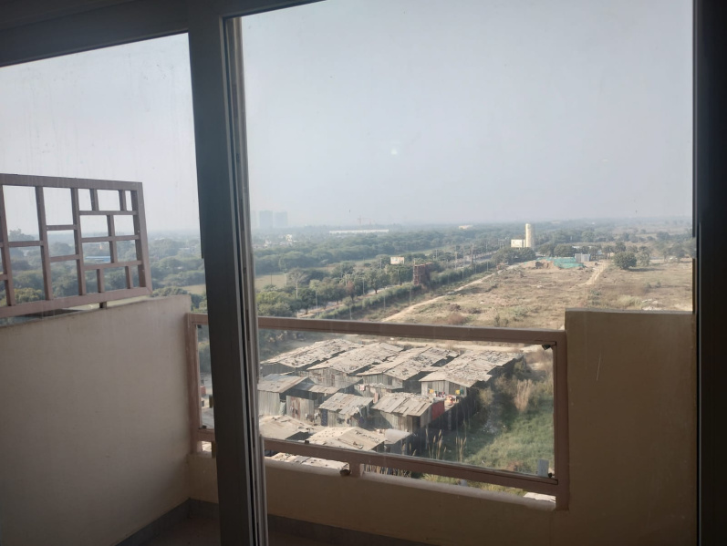  400 Sq.ft. Studio Apartment for Sale in Yamuna Expressway, Greater Noida
