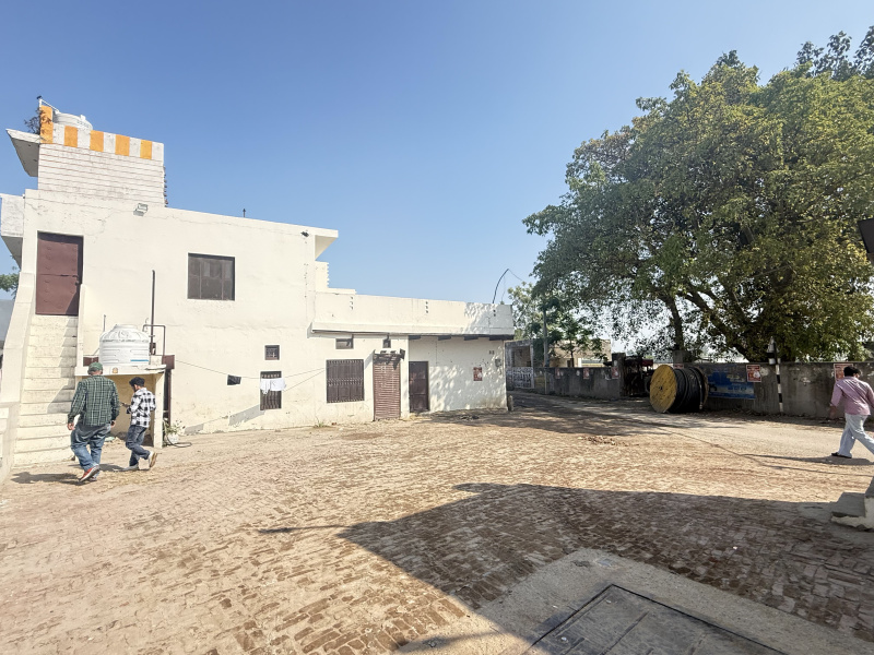  300 Sq.ft. Business Center for Sale in G. T. Road, Ludhiana