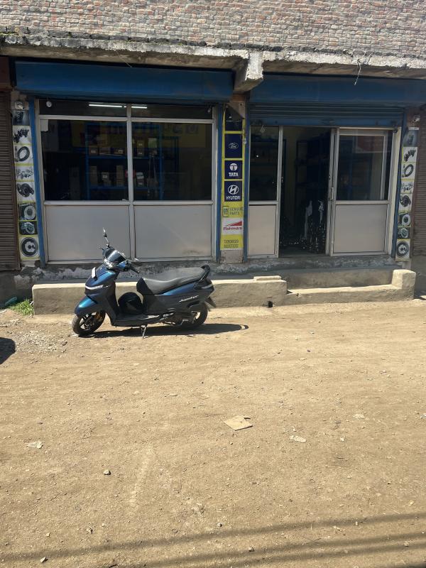  220 Sq.ft. Commercial Shop for Sale in Batmaloo, Srinagar