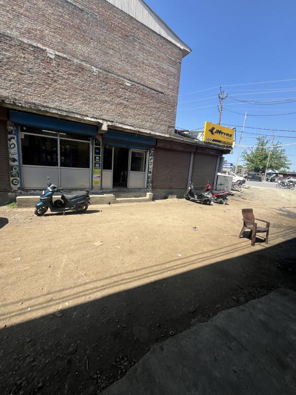  220 Sq.ft. Commercial Shop for Sale in Batmaloo, Srinagar