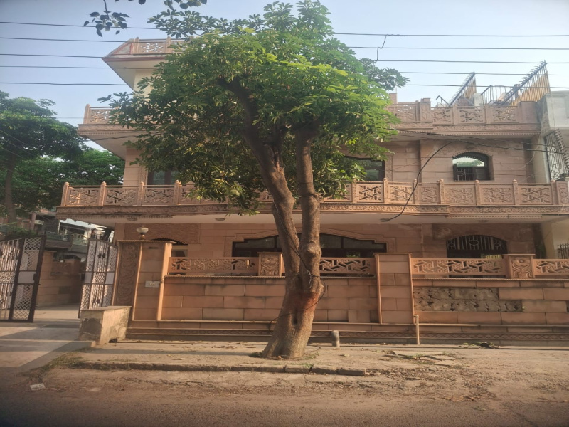 8 BHK 210 Sq. Meter Villa for Sale in Sector 71 Noida