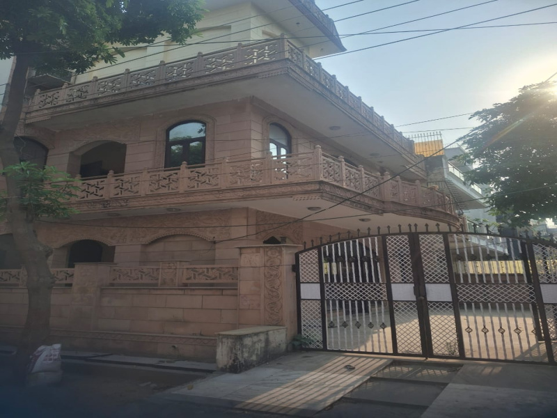 8 BHK 210 Sq. Meter Villa for Sale in Sector 71 Noida