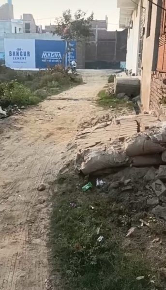  800 Sq.ft. Residential Plot for Sale in Awas Vikas Colony, Mainpuri