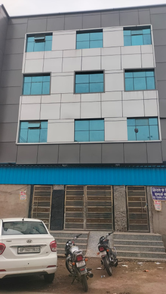  2400 Sq.ft. Factory for Rent in Sector 10 Noida