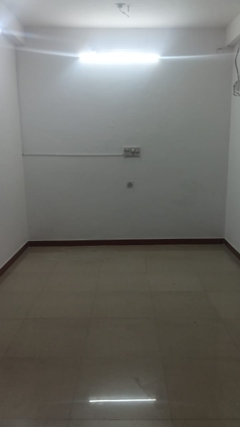  100 Sq.ft. Commercial Shop for Rent in Gandhipuram, Coimbatore