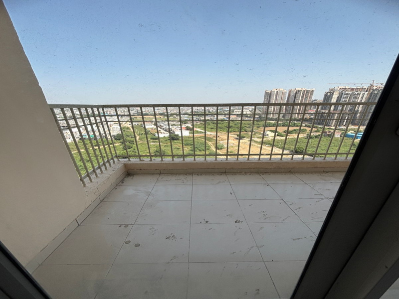 2.5 BHK Apartment 1400 Sq.ft. for Sale in Indirapuram, Ghaziabad
