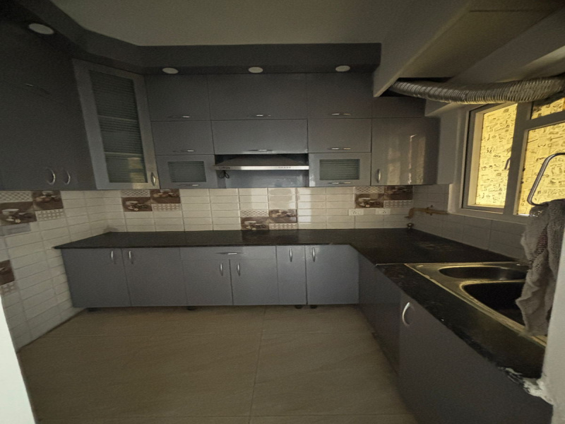 3 BHK 1700 Sq.ft. Apartment for Sale in Crossing Republik, Ghaziabad