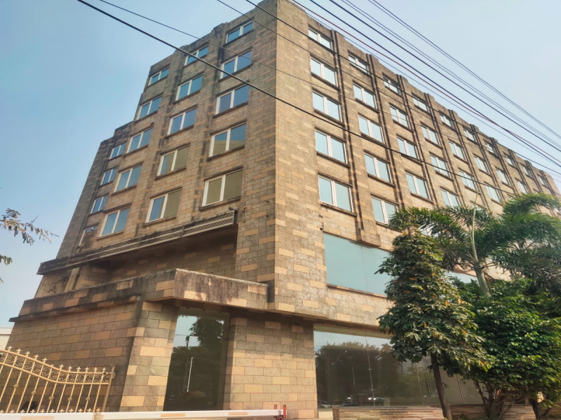  88253 Sq.ft. Business Center for Sale in Andheri West, Mumbai