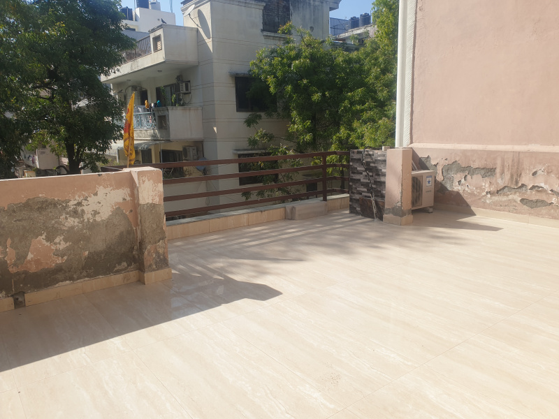 2 BHK 1800 Sq.ft. Builder Floor for Rent in Block J Saket, Delhi