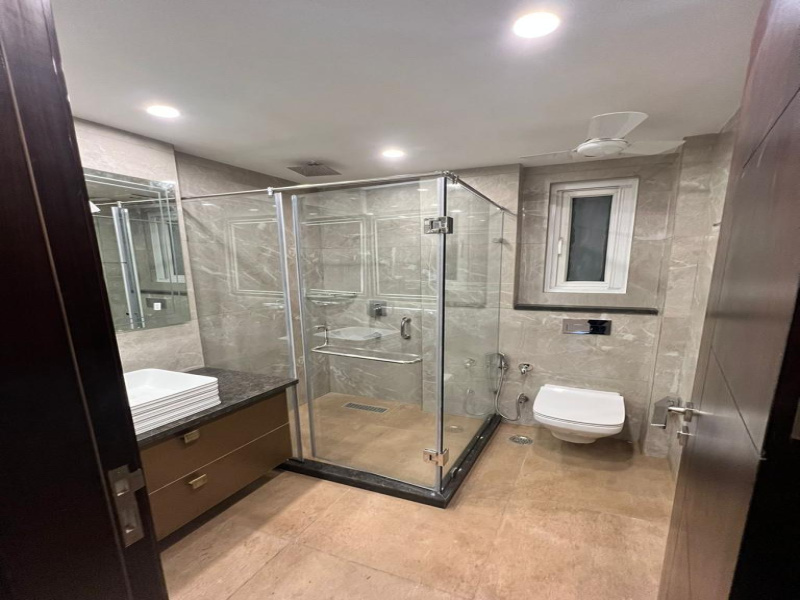 3 BHK 3000 Sq.ft. Builder Floor for Rent in Saket, Delhi