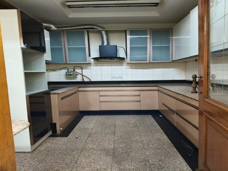 3 BHK Builder Floor 2700 Sq.ft. for Sale in Navjeevan Vihar, Delhi