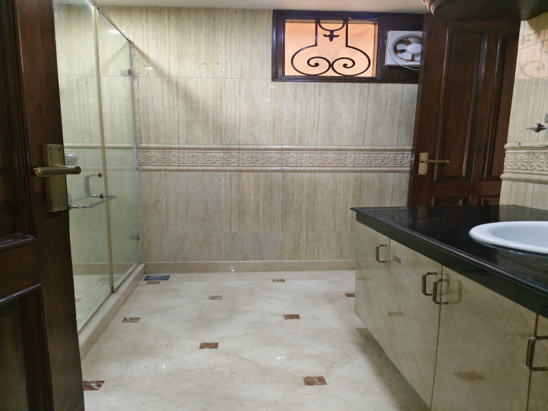 4 BHK 600 Sq. Yards Builder Floor for Sale in Mayfair Garden, Hauz Khas, Delhi