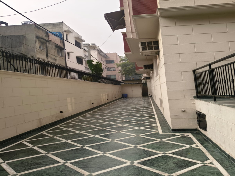 4 BHK 600 Sq. Yards Builder Floor for Sale in Mayfair Garden, Hauz Khas, Delhi