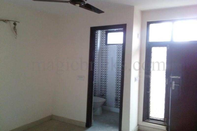 3 BHK 675 Sq.ft. Builder Floor for Sale in Uttam Nagar, Delhi