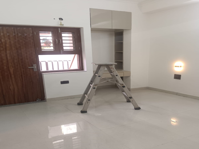  190 Sq. Yards Builder Floor for Rent in Sector 77 Faridabad
