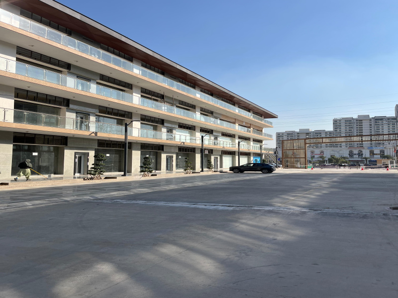  950 Sq.ft. Commercial Shop for Sale in Sector 82 Faridabad