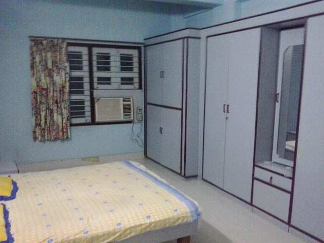 2 BHK Apartment 150 Sq. Yards for Rent in Satellite, Cross Road, Thaltej, Ahmedabad