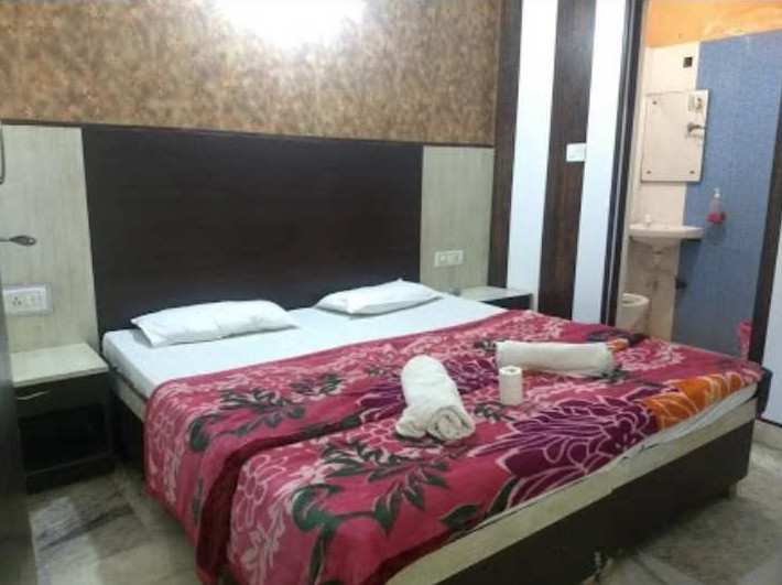 Guest House 5000 Sq.ft. for Rent in