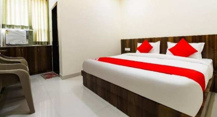 Hotels 6000 Sq.ft. for Rent in
