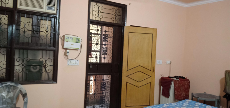 3.5 BHK Builder Floor 1350 Sq.ft. for Sale in Tilak Nagar, Delhi