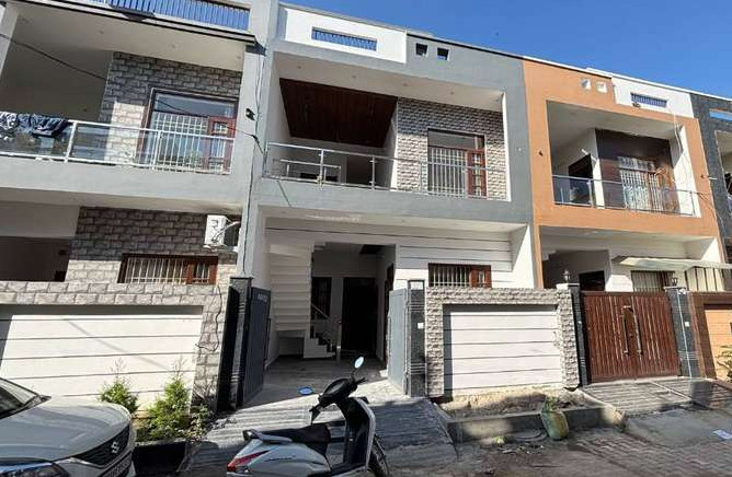 4 BHK House 1995 Sq.ft. for Sale in New Guru Amar Dass Nagar, Jalandhar