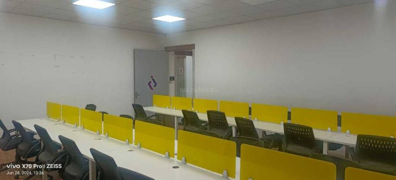  2300 Sq.ft. Office Space for Rent in Udyog Vihar, Gurgaon