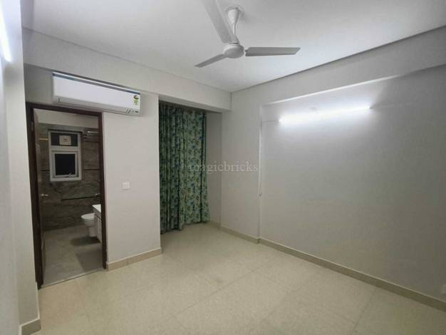 4 BHK 1740 Sq.ft. Apartment for Rent in DLF Phase V, Gurgaon