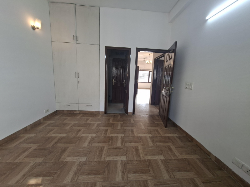 3 BHK 1800 Sq.ft. Apartment for Rent in Malibu Town, Gurgaon