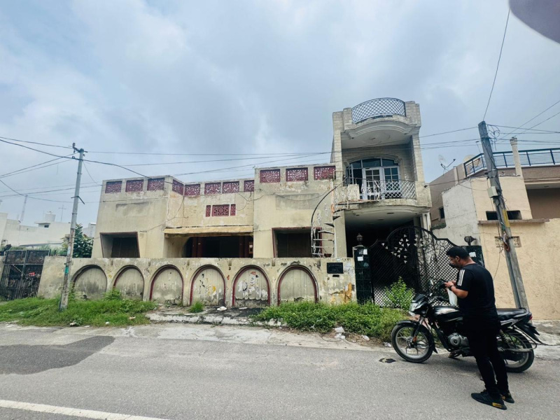  18 Marla Residential Plot for Sale in Model Town, Jalandhar