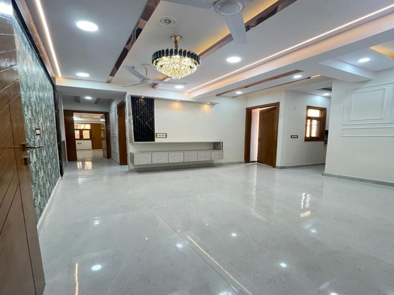 2 BHK Apartment 900 Sq.ft. for Sale in Sector 73 Noida