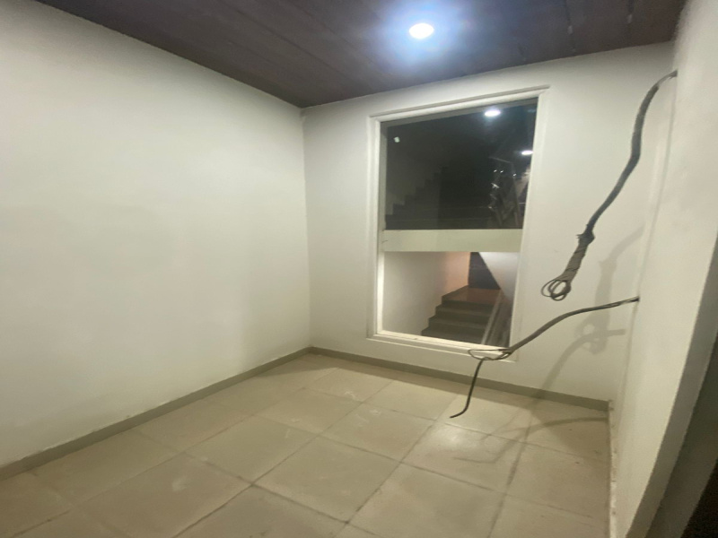  Commercial Shop 200 Sq.ft. for Sale in Sector 27 Faridabad