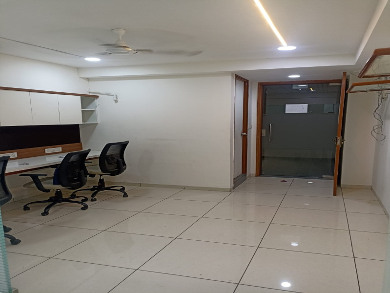  590 Sq.ft. Office Space for Rent in Ambli, Ahmedabad
