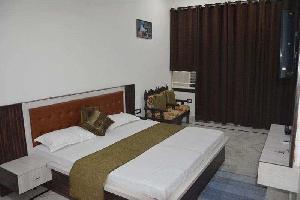 1 BHK Flat for Rent in Fatehabad Road, Agra