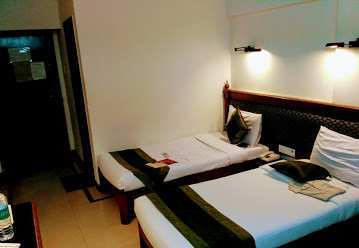 Hotels 12000 Sq.ft. for Rent in Juhu, Mumbai